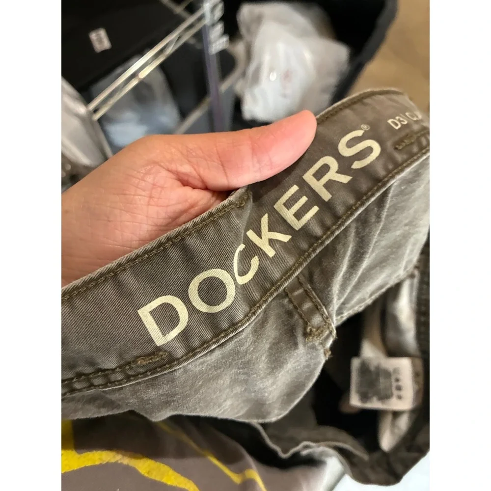 Dockers D3 Classic Fit Mens Pants‎ 42x30 Olive Drab Brown Cotton Chino Trousers